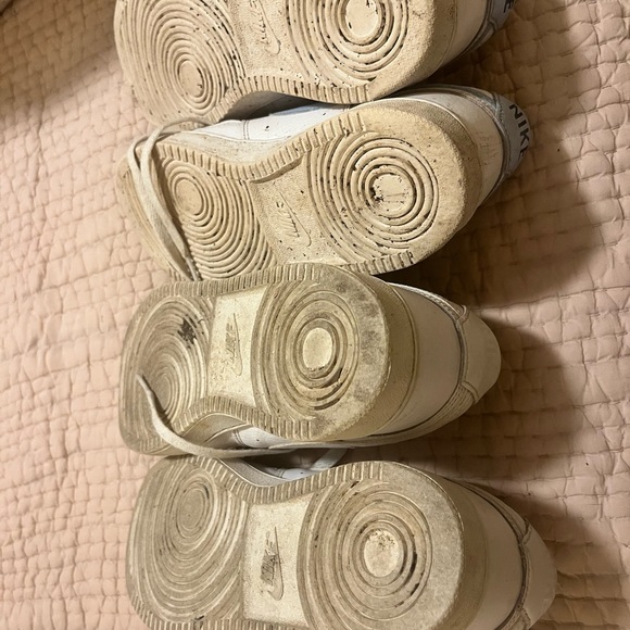 Nike White and Blue Casual Sneakers - Picture 4 of 4